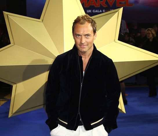 Jude Law: O γιος του ποζάρει στο Instagram και η ομοιότητά τους είναι σχεδόν συγκινητική (photos)