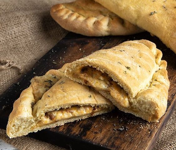 Άκης Πετρετζίκης: Καλτσόνε με λιαστή ντομάτα