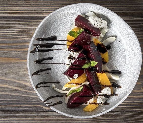 Σαλάτα με παντζάρια, φινόκιο και ρικότα από τον Άκη