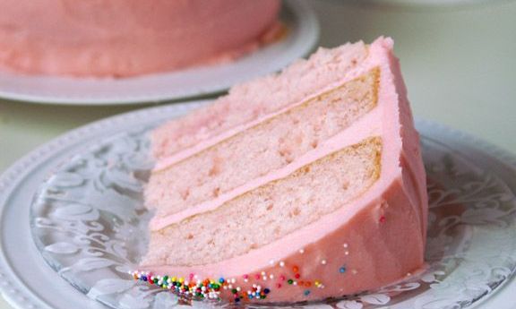 SAVOIR VIVRE: ΠΩΣ ΕΥΧΟΜΑΣΤΕ ΣΕ ΓΕΝΕΘΛΙΑ ΚΑΙ ΓΙΟΡΤΕΣ