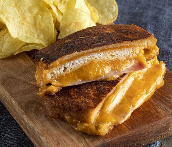 Monte Cristo sandwich από τον Άκη Πετρετζίκη