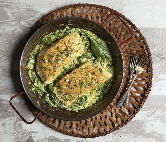 Άκης Πετρετζίκης: Σολομός σε σάλτσα από βούτυρο ghee