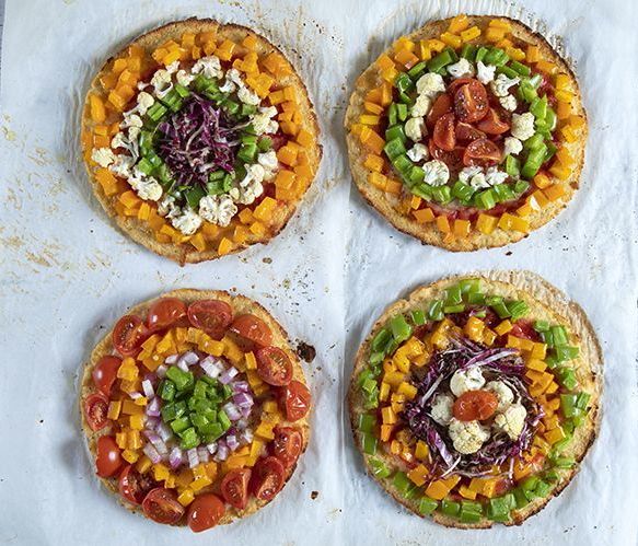 Σήμερα τρώμε πίτσα ουράνιο τόξο από τον Άκη