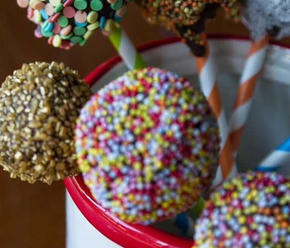 Τα χριστουγεννιάτικα cake pops του Άκη τα φτιάχνεις μέσα σε 15'