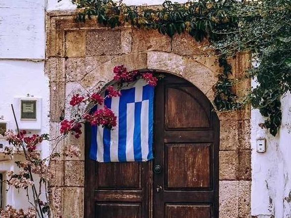 Για να μη γίνεις κι εσύ viral φρέσκαρε τη μνήμη σου και δες τι γιορτάζουμε την 28η Οκτωβρίου