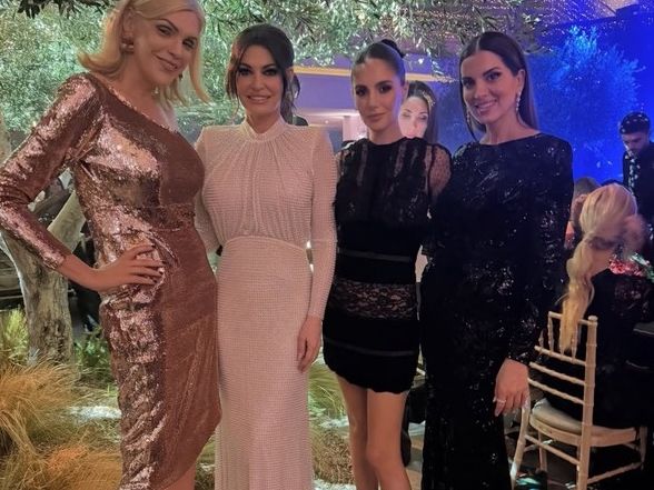 Οι εμφανίσεις στο φετινό Christmas dinner του συλλόγου «ΕΛΠΙΔΑ» είχαν πολλή λάμψη και πολλές πούλιες