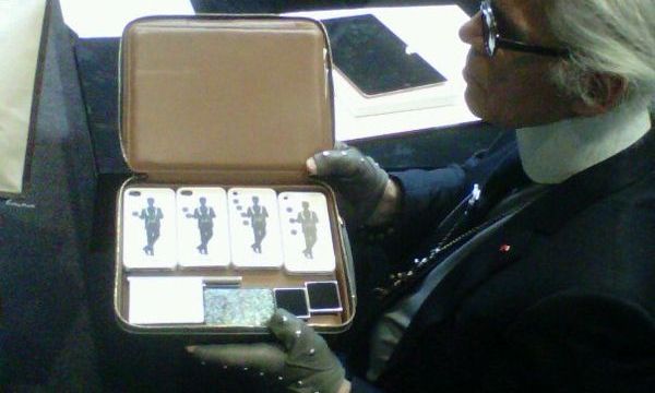 O Karl Lagerfeld έχει τέσσερα iPhones