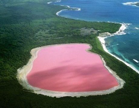 Retba: Η λίμνη που μοιάζει με… τσιχλόφουσκα