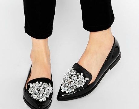 Τι μπορώ να φορέσω σε βάφτιση αν δε μου αρέσουν τα ψηλοτάκουνα;