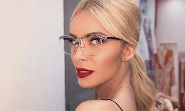 Λεκές από κραγιόν στα ρούχα σου; Yπάρχουν 4 διαφορετικοί τρόποι να τον αφαιρέσεις