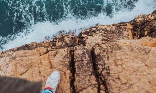 Είδες στο όνειρό σου γκρεμό; Δες τι σημαίνει αυτό για σένα