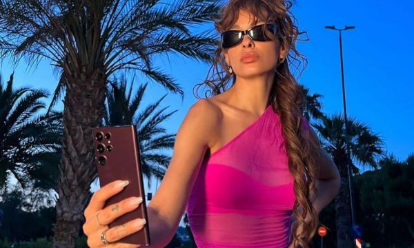 Η Ελένη Φουρέιρα στα πρώτα πλάνα με ακάλυπτη κοιλιά μετά τις φήμες εγκυμοσύνης είναι «Fuego»