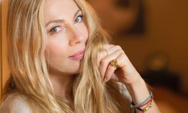 Η Καρύδη βρήκε τις σωστές λέξεις για όσους κάνουν σχόλια για τις πλαστικές, τα κιλά ή την ηλικία