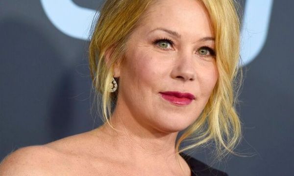 Μετά από χρόνια αγώνα, η Christina Applegate αποκάλυψε πως δεν πάσχει τελικά από πολλαπλή σκλήρυνση