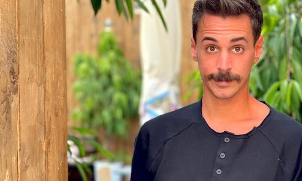 Ο TikToker Νίκος Γιαννουλίδης: «Fans μού έχουν ζητήσει 2 φορές να συνοδεύσω νύφη στην εκκλησία»