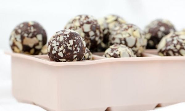 Η συμβουλή του διαιτολόγου για το φαγητό στις γιορτές και το μελομακάρονο με μόνο 61 θερμίδες!