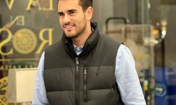 Νικόλας Μαλακοδήμος: Ο γοητευτικός Mr. La Vie En Rose και η υπέροχη σχέση με την αδερφή του