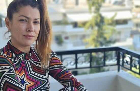 Τα νέα πλάνα από το σπίτι της Κλέλιας Ρένεση έχουν «Πάρτο Λίζα και κάντο κορνίζα» φιλοσοφία