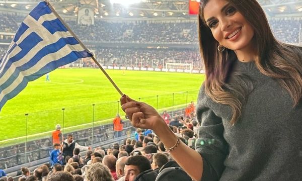 Βάσω Λασκαράκη και Εύα, Σταματίνα Τσιμτσιλή και Μαριέττα Χρουσαλά πήγαν γήπεδο για χάρη της Εθνικής