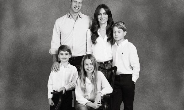 1,5 εκ. likes σε 8 ώρες για τον William, την Kate και τα παιδιά τους που πόζαρουν για τις γιορτές