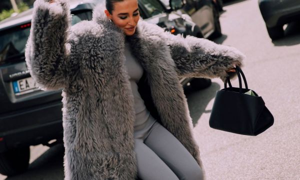 Πώς να καθαρίσεις τη συνθετική γούνα μετά τις γιορτές; Απλό!