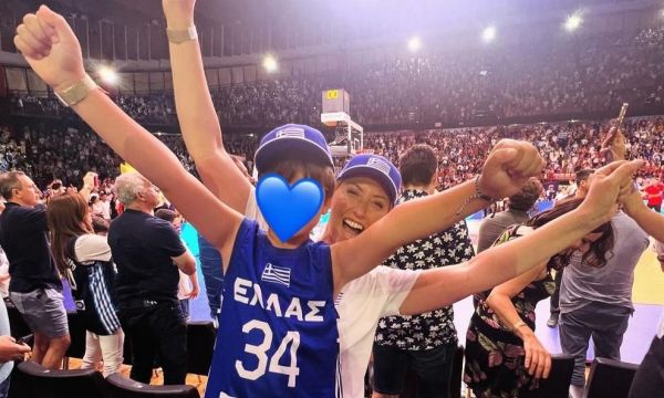 Αποθέωση για την Εθνική Ομάδα μπάσκετ & τον Γιάννη μετά την πρόκριση στους Ολυμπιακούς στο Παρίσι