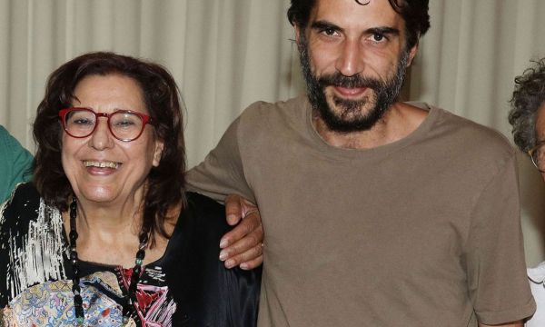 Στέφανος Χυτήρης: Η σπάνια εμφάνιση της Μαρίας Φαραντούρη με τον μουσικό γιο της