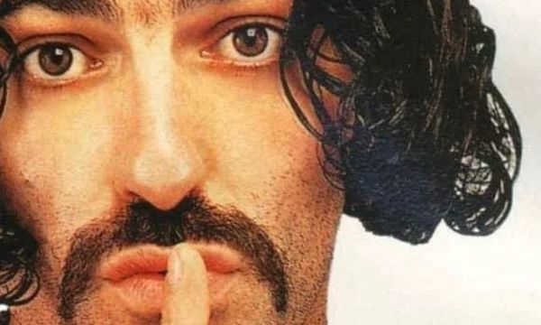 Ο Μιχάλης Ιατρόπουλος έσβησε 59 κεράκια με μαλλιά που θύμισαν Ψίθυρους Καρδιάς