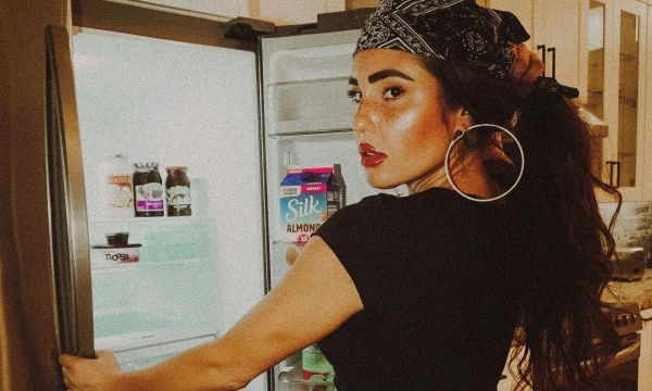 O πιο σίγουρος τρόπος για να καθαρίσεις το ψυγείο σου κρύβεται σε «συνταγή» του 1950