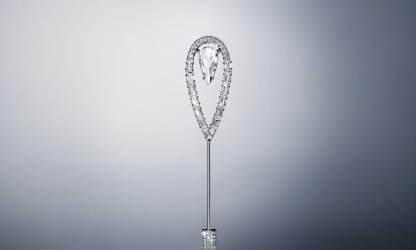 H Swarovski παρουσιάζει τη λαμπερή τιάρα για τον χορό της Όπερας της Βιέννης 2025