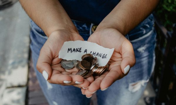 Πού να τοποθετήσεις νομίσματα για να προσελκύσεις πλούτο, σύμφωνα με το Feng Shui