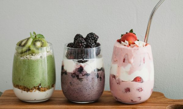 Aπώλεια βάρους: 7 συνταγές για smoothies με φρούτα που πραγματικά λειτουργούν