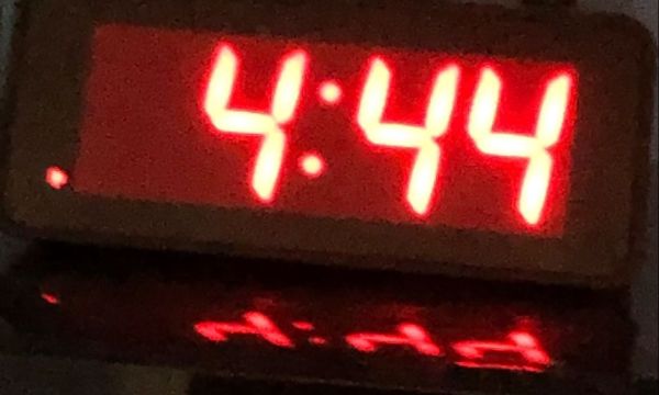 Καλό ή κακό σημάδι; Αυτή είναι η σημασία του αριθμού 444 που βλέπεις συνέχεια