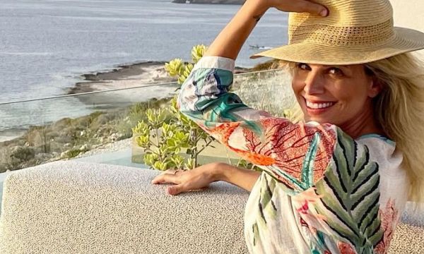 Η Νάνσυ Αλεξιάδη του Fame Story έγινε 44: Τα πρώτα γενέθλια ως μαμά και η ζωή στη Σιγκαπούρη