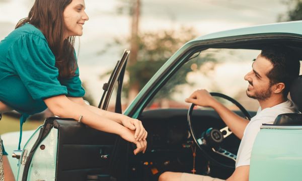 «Black Cat Boyfriend» ή αλλιώς ο τύπος του συντρόφου που δεν προσέχεις, αλλά θέλεις να έχεις