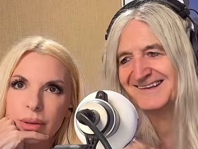 Εξαφανίστηκε χωρίς ούτε ένα «γεια»; O Νίκος Καρβέλας έχει την πιο επική απάντηση στο «φτύσιμο»