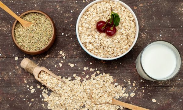 Τα οφέλη της βρώμης στο πρωινό: τι συμβαίνει στο σώμα έπειτα από 30 μέρες, σύμφωνα με την επιστήμη