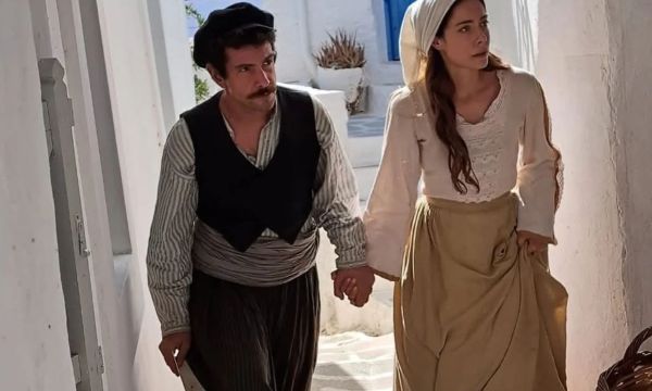 «Από ήλιο σε ήλιο»: Έρωτας από μέταλλο και ατσάλι στις σκοτεινές μέρες μίας εξέγερσης