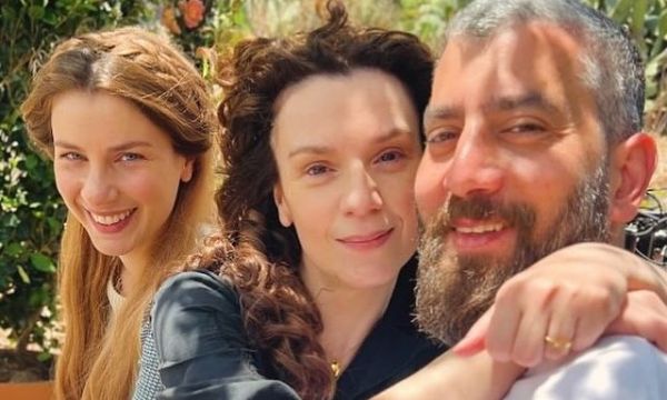 Το Σπίτι Δίπλα στο Ποτάμι: Το φινάλε των γυρισμάτων αποκάλυψε και το πένθος για τις 5 αδελφές