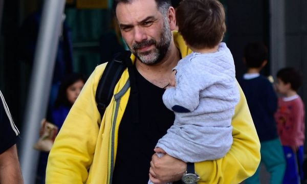Ο γιος του Αρναούτογλου έγινε 12: Τα σπάνια πλάνα με τη μαμά του και όσα έχει πει ο παρουσιαστής