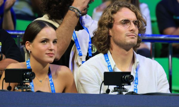 Στέφανος και Ελισάβετ Τσιτσιπά: Oικογενειακή υπόθεση στο ΟΑΚΑ για τον αγώνα του Novak Djokovic