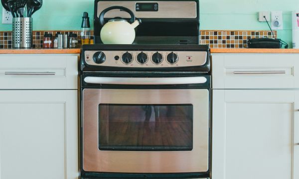 Η οικιακή συσκευή που έχουμε όλες και «καταβροχθίζει» τόση ενέργεια όσο 65 ψυγεία μαζί