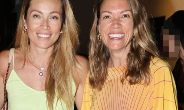 Καγιά - Χρουσαλά απαθανάτισαν τις κατάξανθες κόρες τους που θα μπορούσαν να είναι και αδερφές