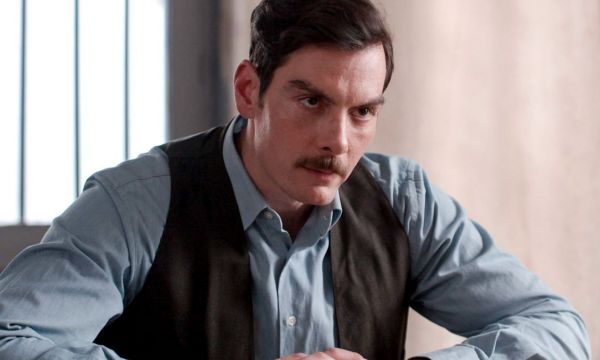 Grand Hotel: Η επιστροφή Κουκουράκη προκάλεσε πανικό στο κοινό, όσο και η αποκάλυψη του σωτήρα του