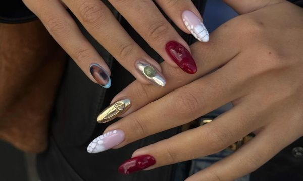 7 nail trends που θα βλέπουμε παντού το 2026 και ναι το nude ανήκει πια στο παρελθόν