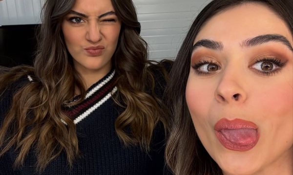 Είναι η Σάντρα και η Χαρά από το «Σόι σου» αλήθεια αδερφές; Όσα δεν ξέρουμε για την ζωή τους