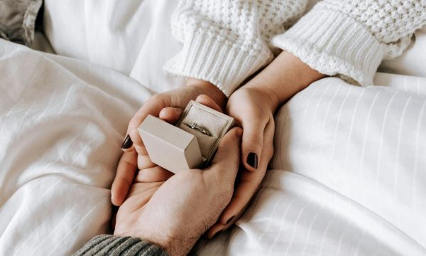 Yes, I do! Αυτά είναι τα 4 ζώδια που θα αρραβωνιαστούν το 2026