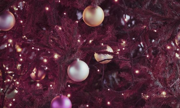 Οι 5 πιο δημοφιλείς τάσεις χριστουγεννιάτικης διακόσμησης για το 2025, σύμφωνα με τους designers