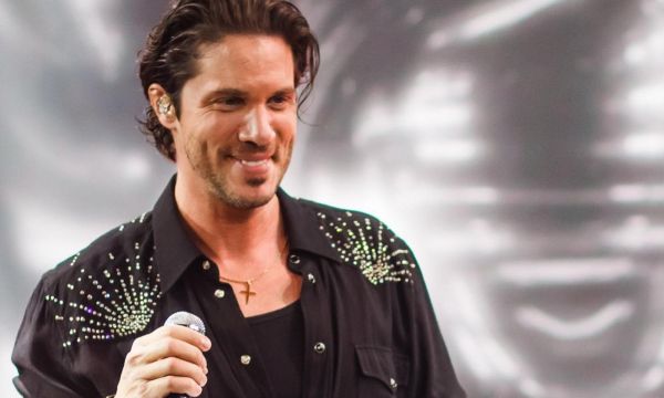 «Δεν έχω ψωνιστεί»: Ο Νίκος Οικονομόπουλος μίλησε για πάθη, λάθη και την πίστη στον Θεό