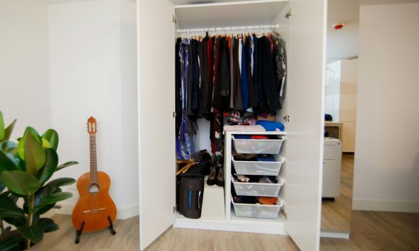 Τρεις χρωματικές προτιμήσεις που εντοπίζουν οι ψυχολόγοι σε άτομα με εύθραυστη αυτοπεποίθηση